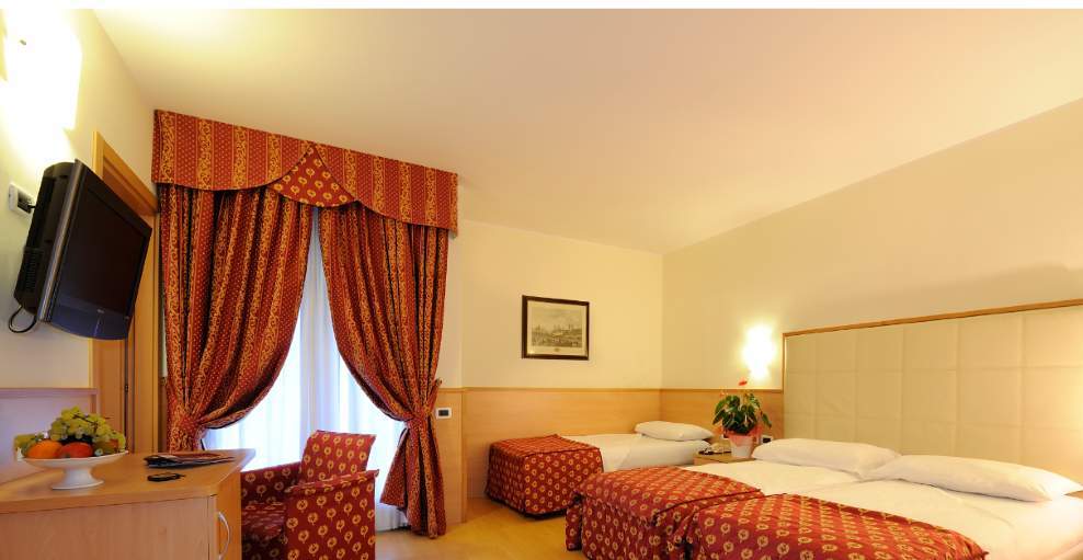 Club Hotel E Residence La Vela Torbole Sul Garda Exterior photo